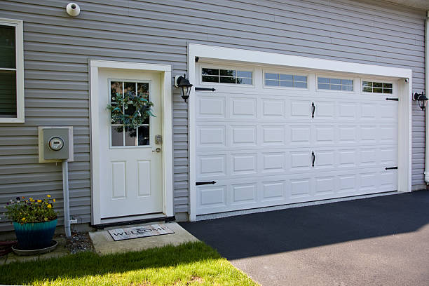 24/7 Emergency Garage Door Panel Replacement experts in Kenosha, WI
